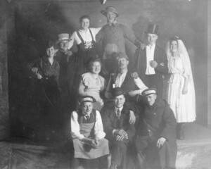 Theatervereine waren sehr beliebt und wurden gerne zu allerlei Festen gebucht. Bildarchiv Landrichterhaus